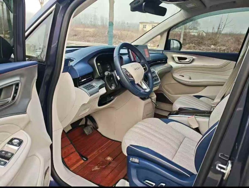 深圳22年荣威IMAX82