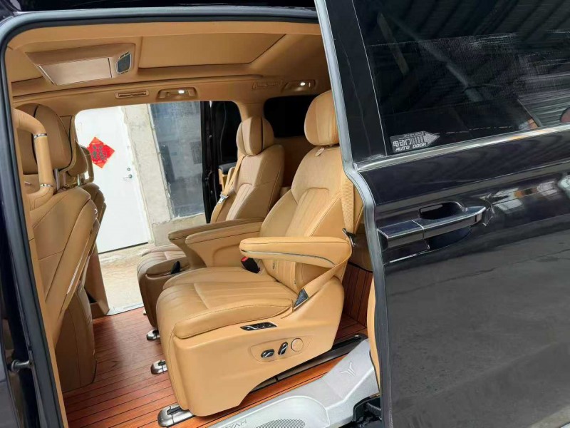 徐州23年岚图汽车梦想家8