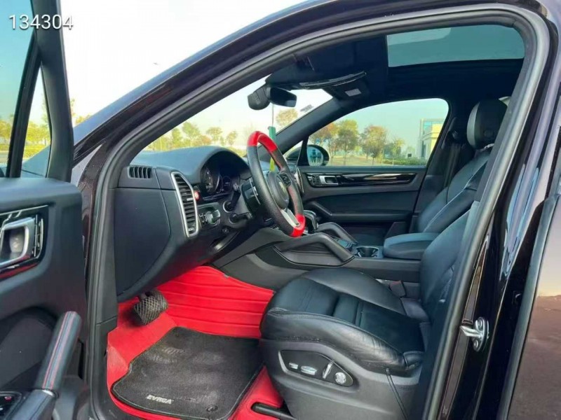 盐城18年保时捷卡宴4