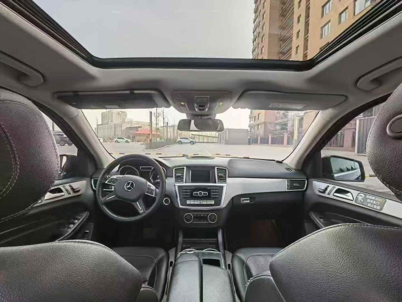 東營15年奔馳ML5