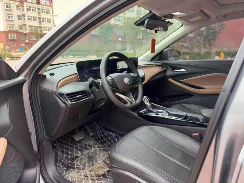 东营22年别克威朗4