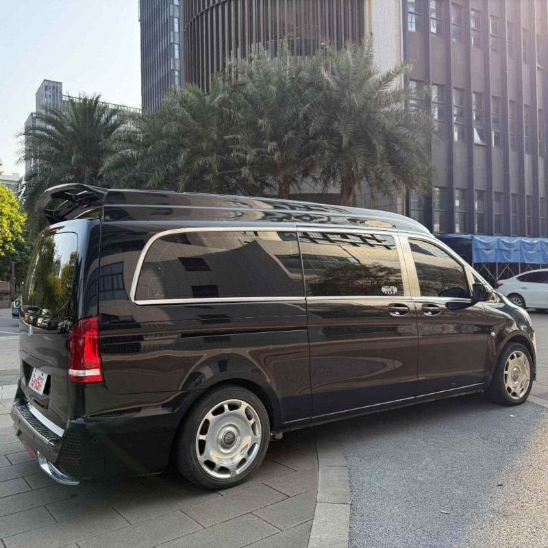 佛山21年奔馳威霆7