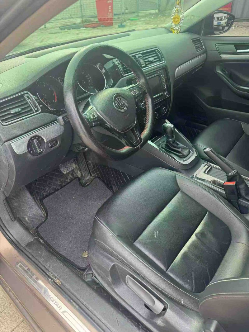 保定17年大众速腾5