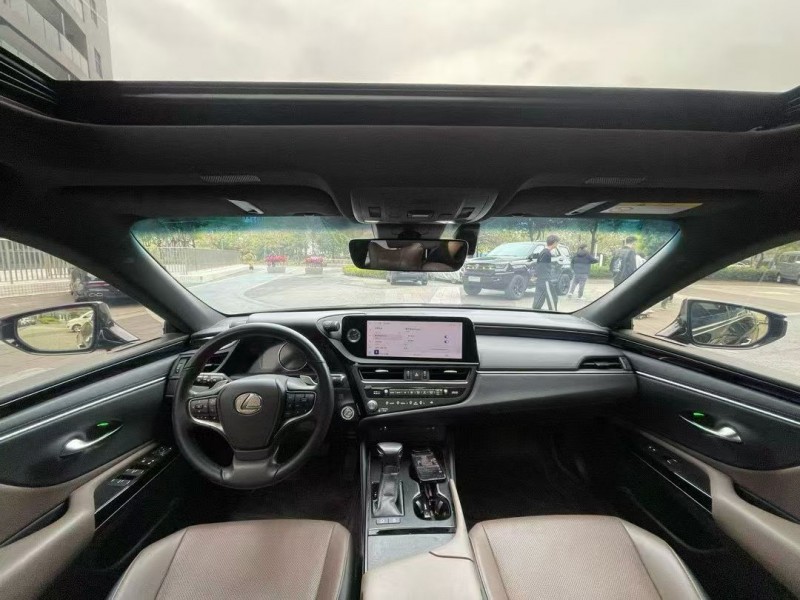 佛山24年雷克萨斯ES8
