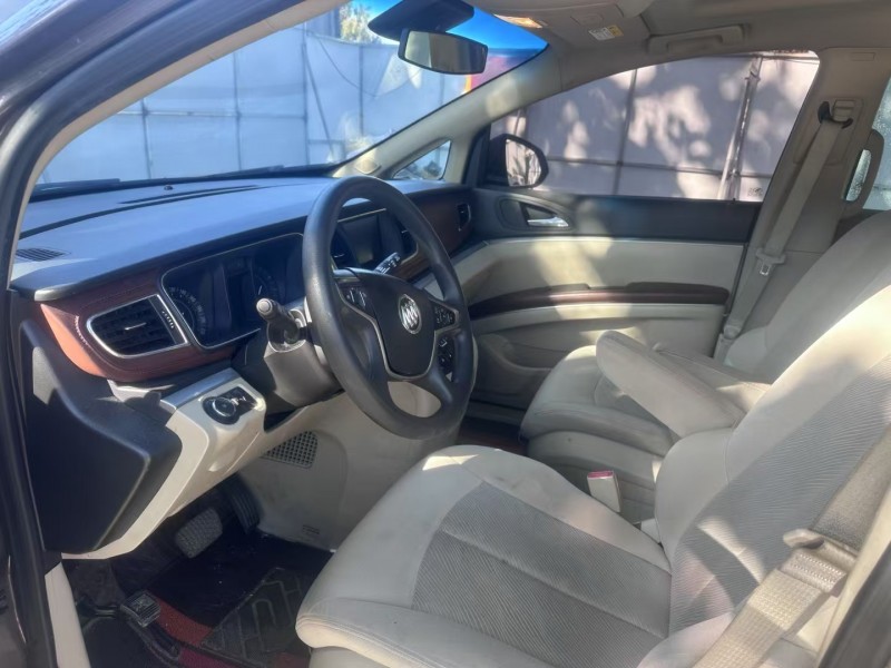 青岛18年别克GL84