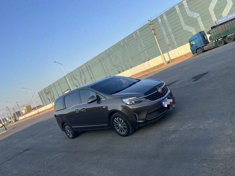 沧州22年别克GL82