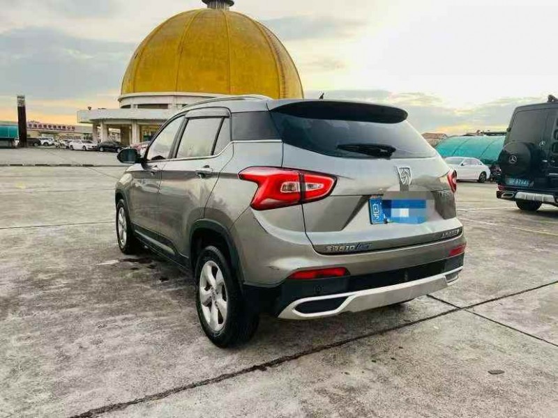 广州18年宝骏5108