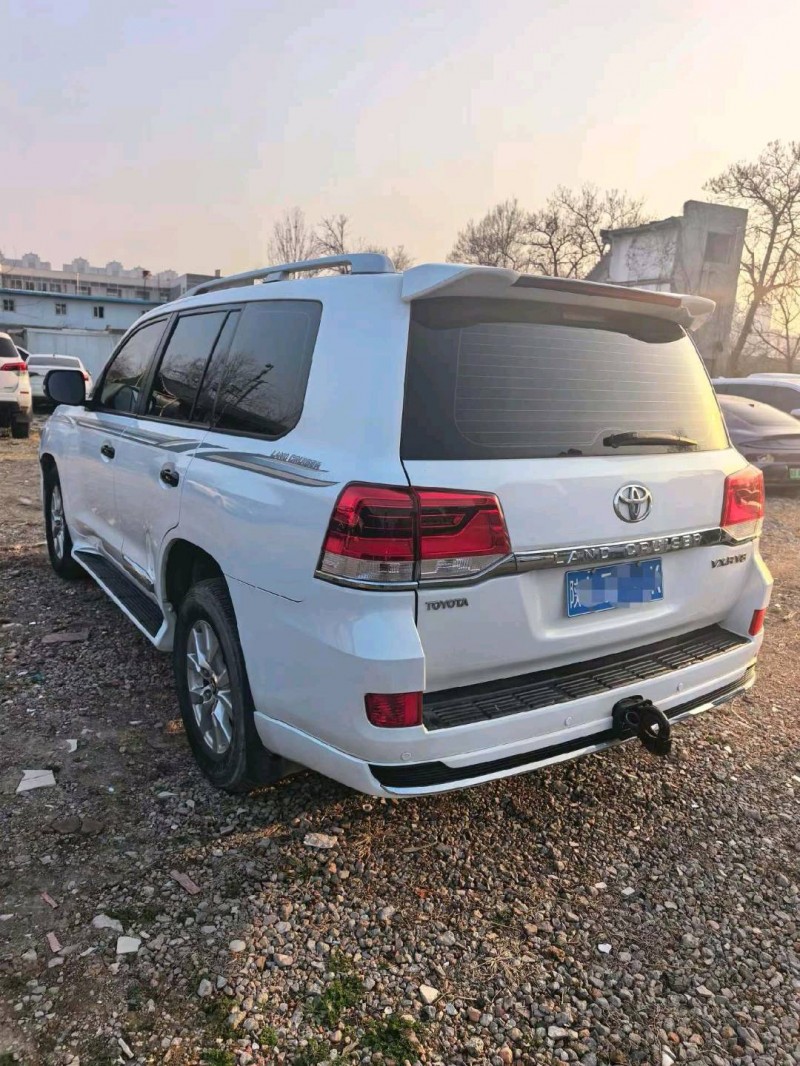 南阳15年丰田兰德酷路泽7