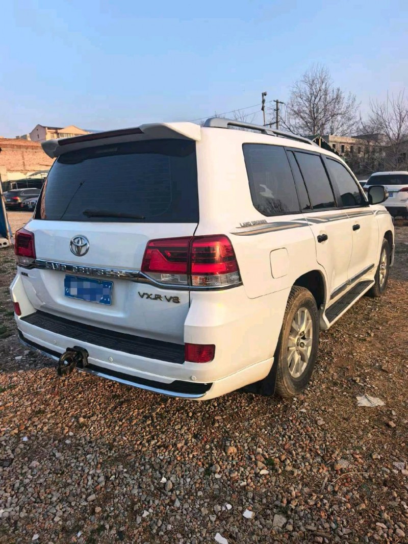 南阳15年丰田兰德酷路泽9