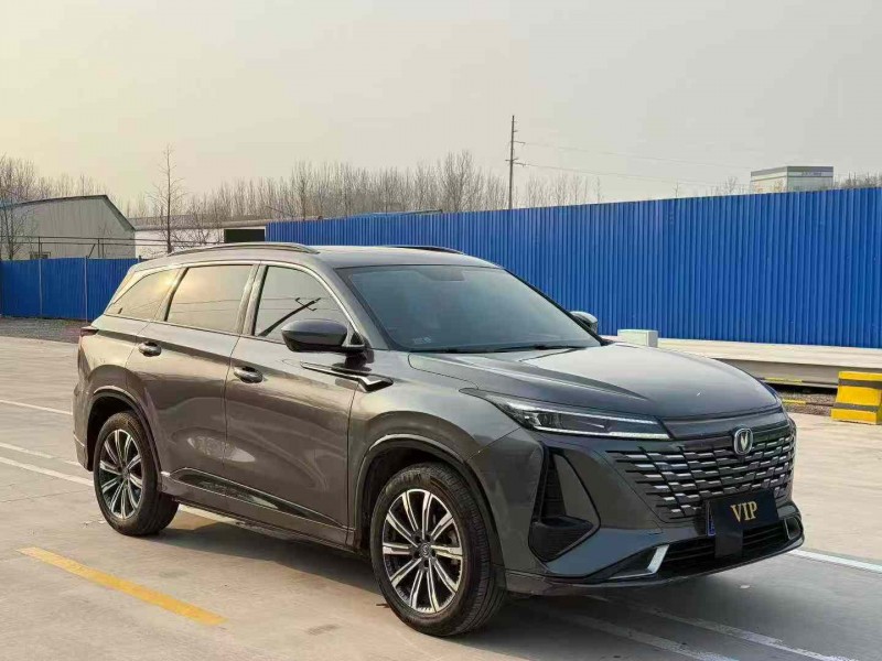 青岛23年长安汽车CS752