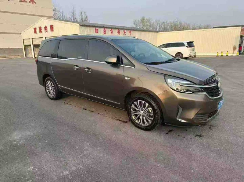 保定22年别克GL83