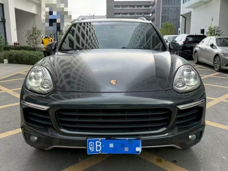 深圳17年保时捷卡宴1