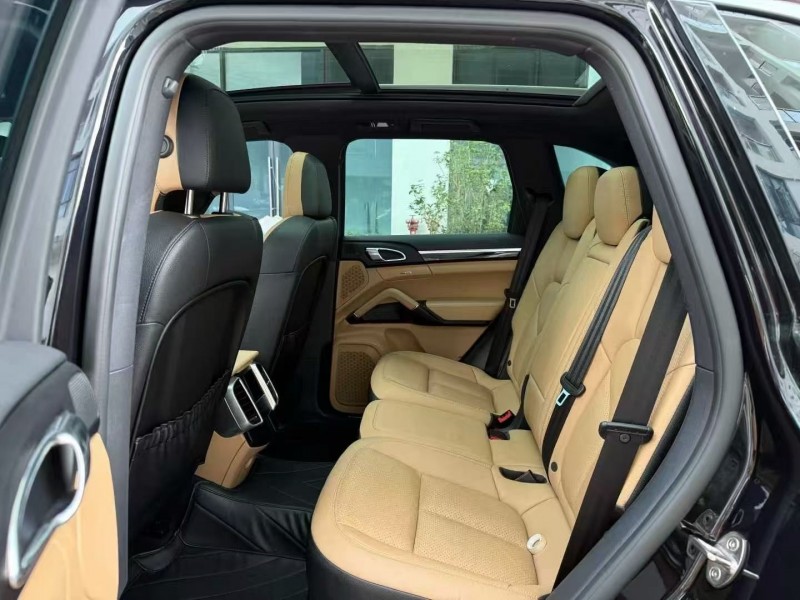 深圳17年保时捷卡宴5