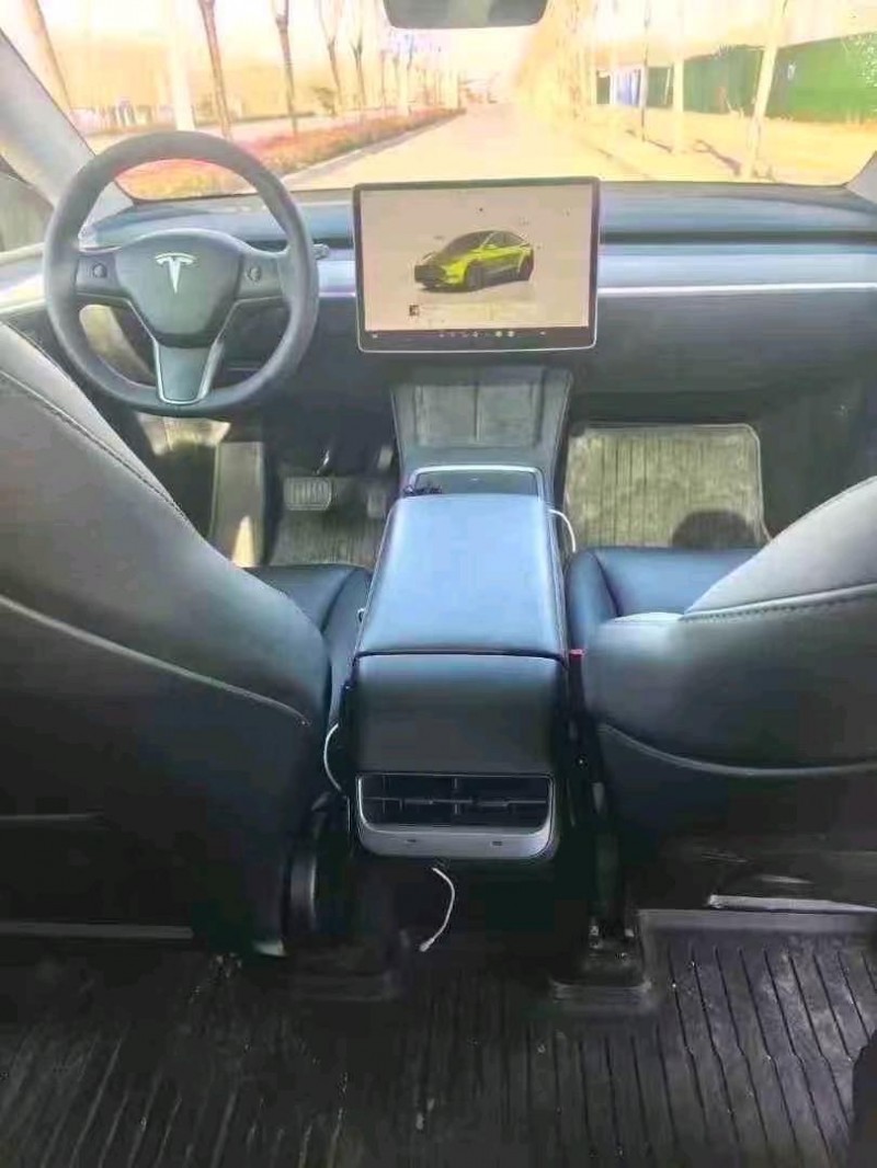 新乡23年特斯拉MODEL Y4