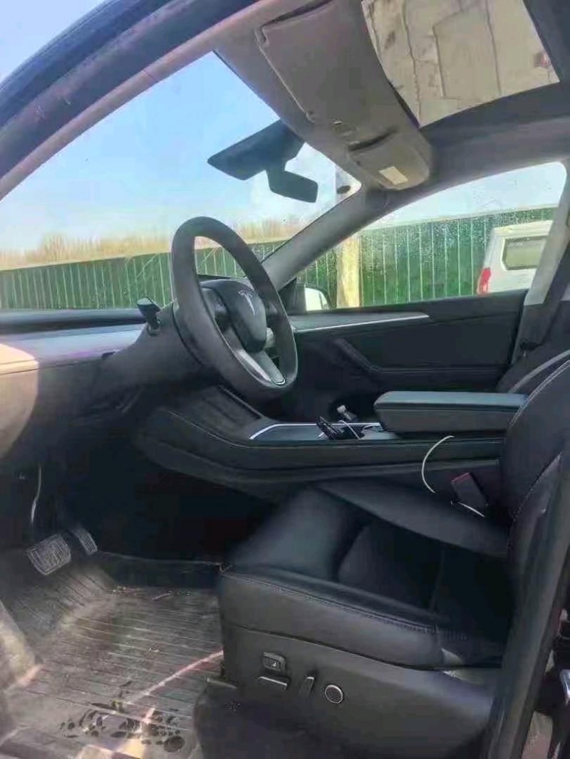 新乡23年特斯拉MODEL Y5