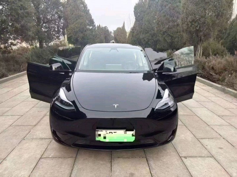 济宁23年特斯拉MODEL Y1