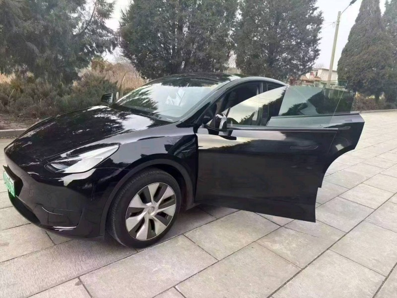 济宁23年特斯拉MODEL Y4