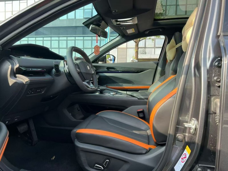 东莞25年长安汽车UNI6