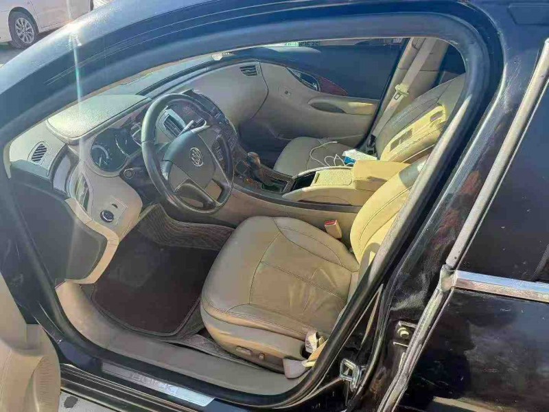 天津13年别克君越2