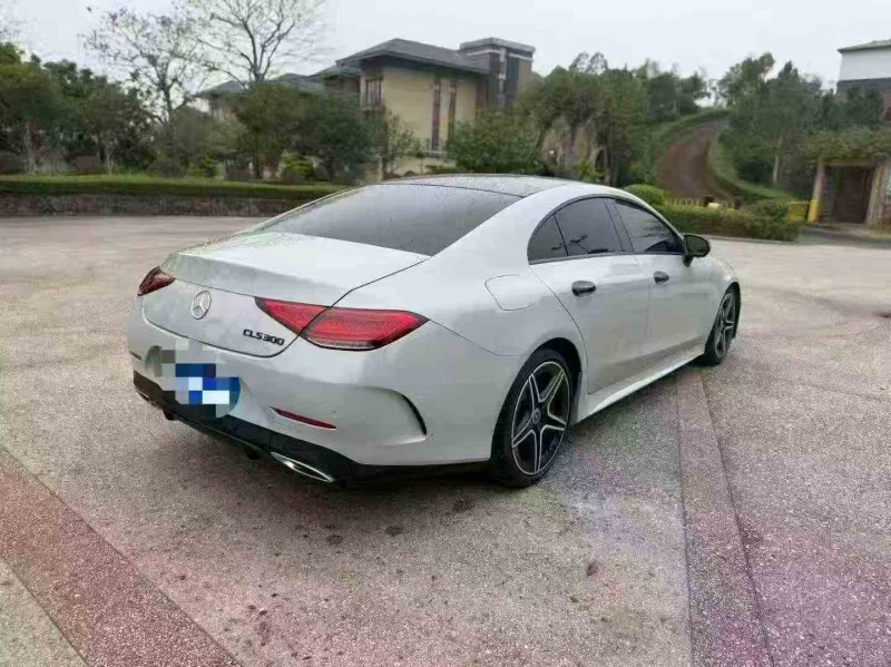 北海19年奔馳CLS8