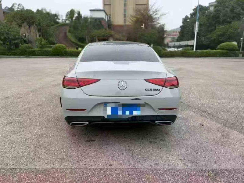 北海19年奔馳CLS9