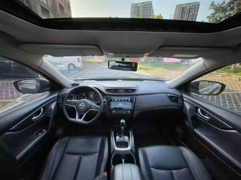 重庆18年日产奇骏6