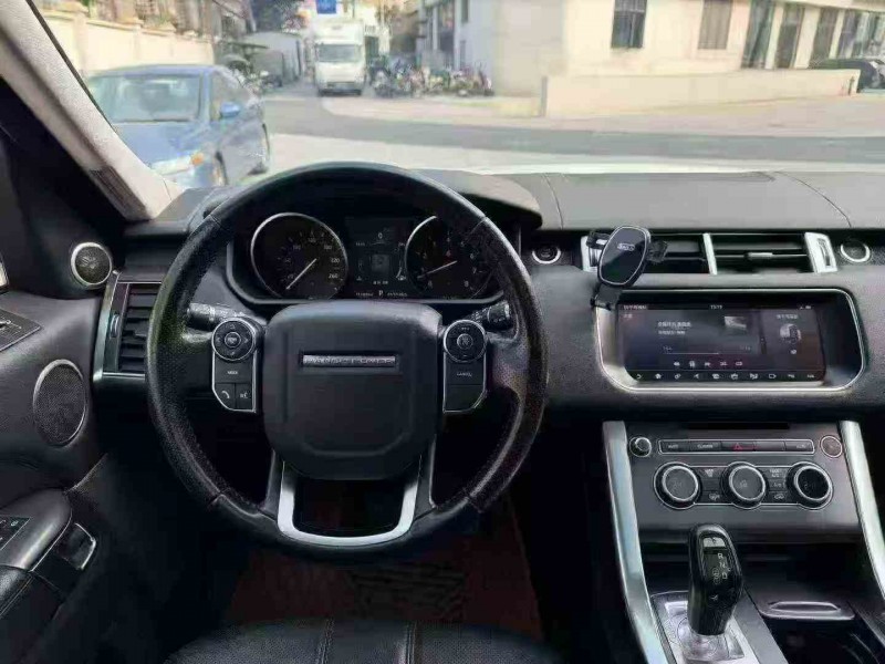 广州17年路虎揽胜运动7