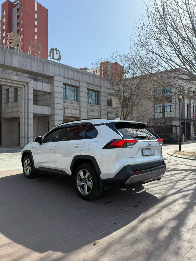 廊坊21年丰田RAV4荣放4