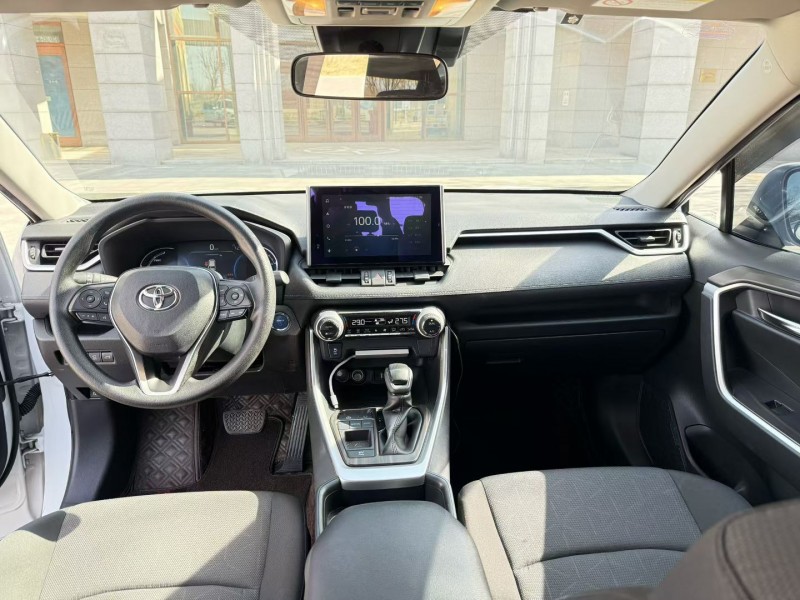 廊坊21年丰田RAV4荣放8