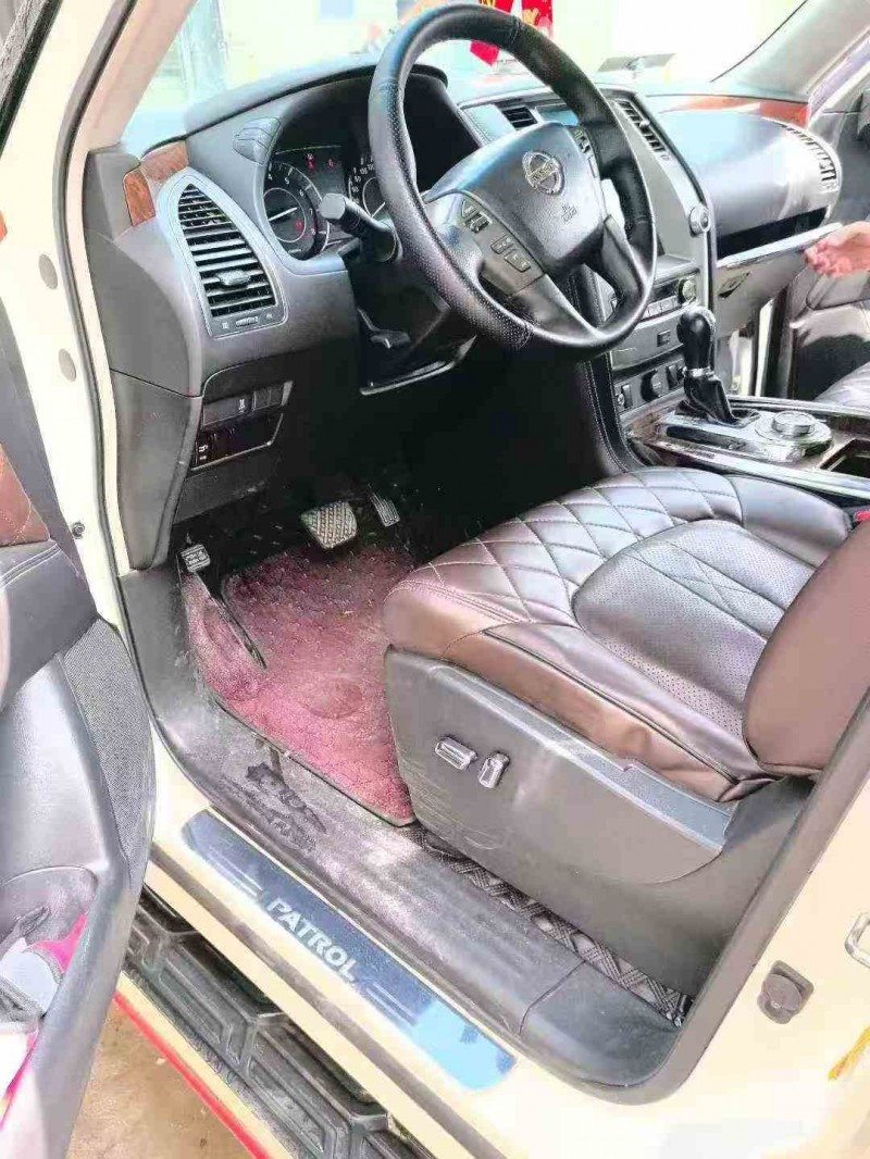 延安18年日产途乐3