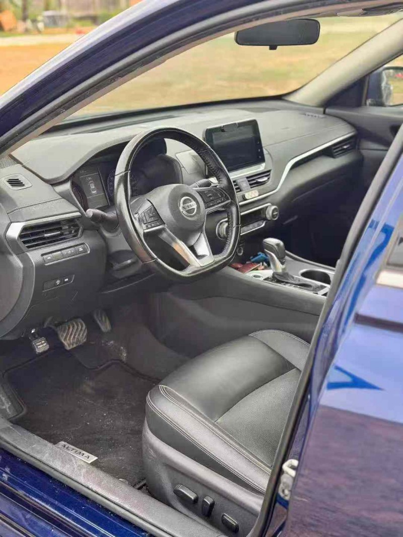 东莞20年日产天籁7