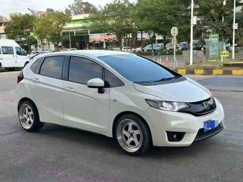 江门16年本田飞度3