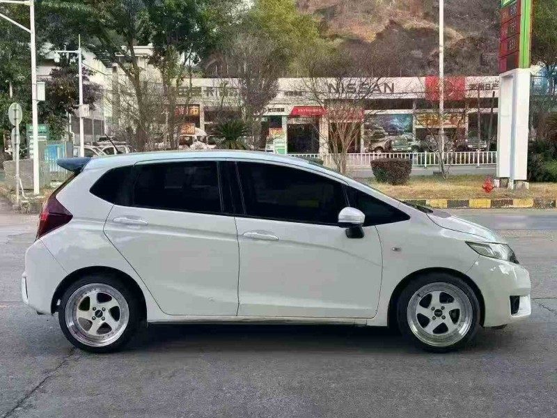 江门16年本田飞度8