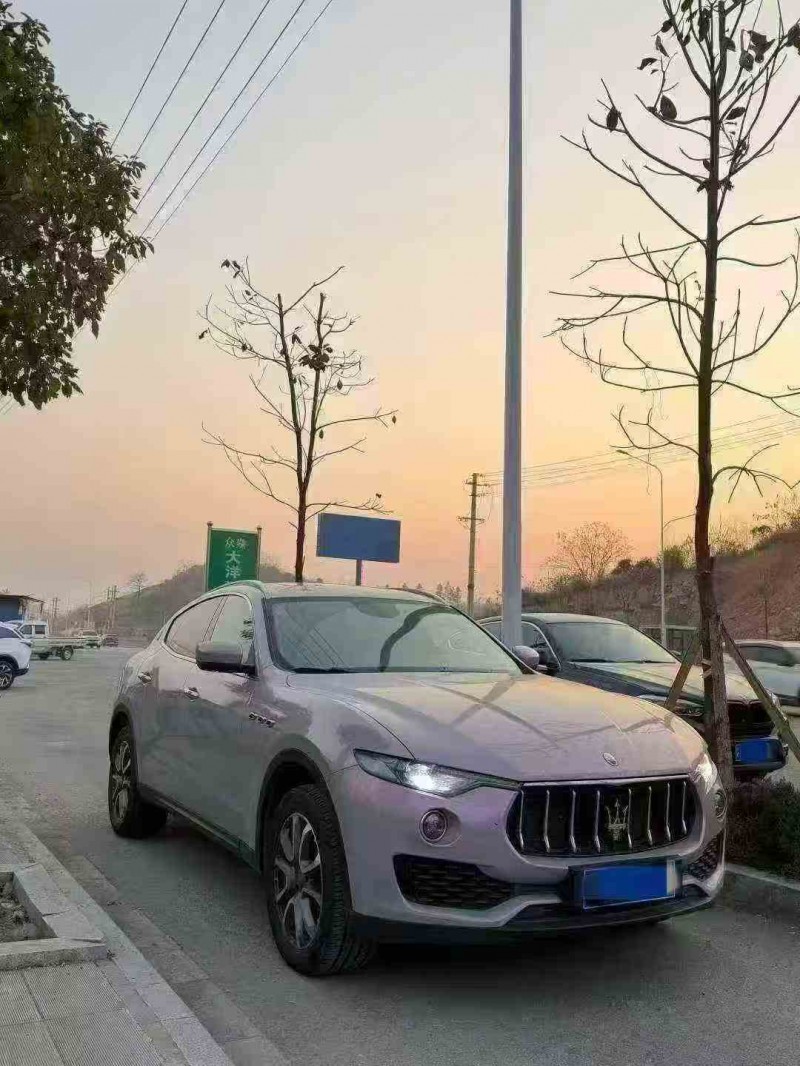 张家界17年玛莎拉蒂Levante2