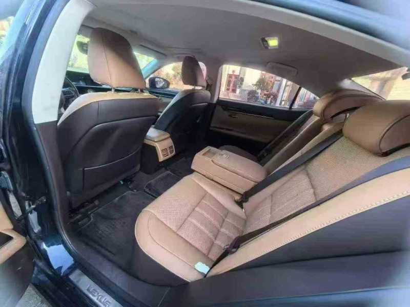 临沧17年雷克萨斯ES4