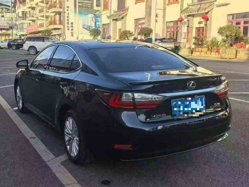 临沧17年雷克萨斯ES6
