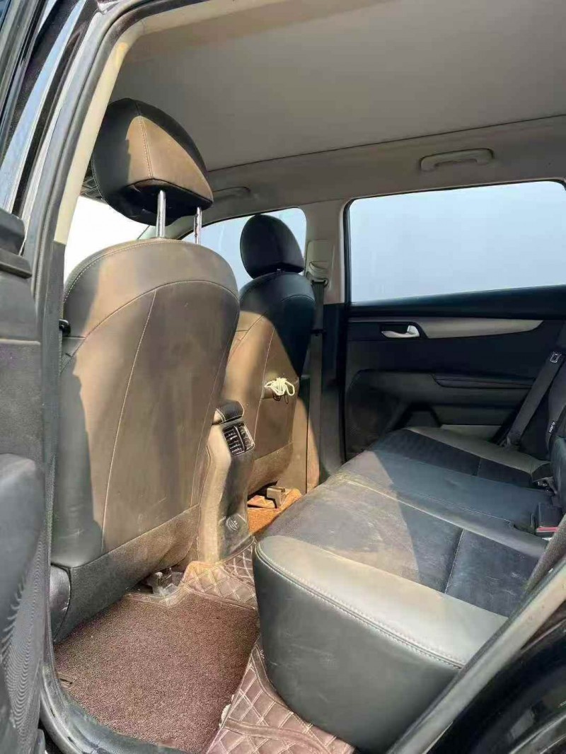 东营19年起亚智跑7