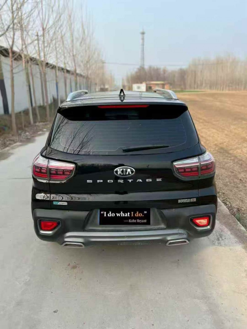 东营19年起亚智跑8