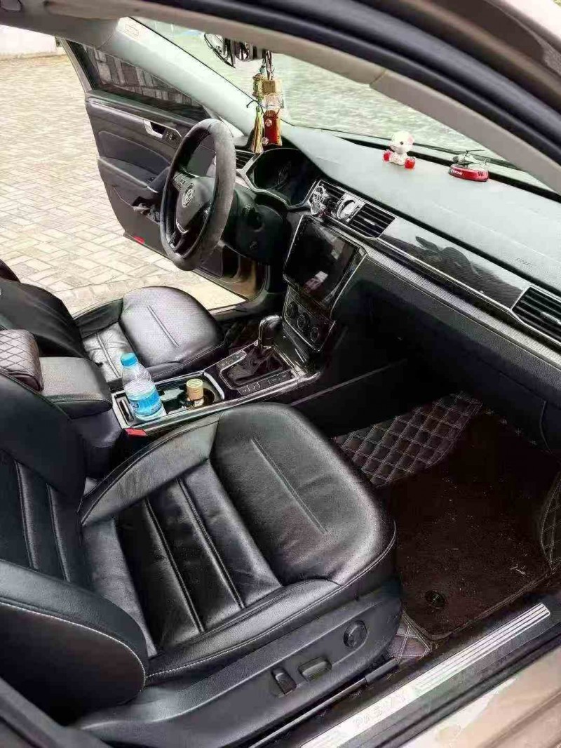 岳阳19年大众迈腾6