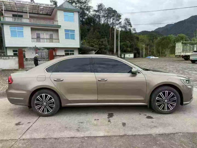 岳阳19年大众迈腾8