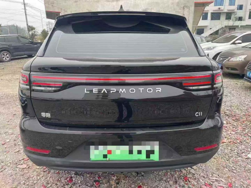 遵义25年零跑汽车C118