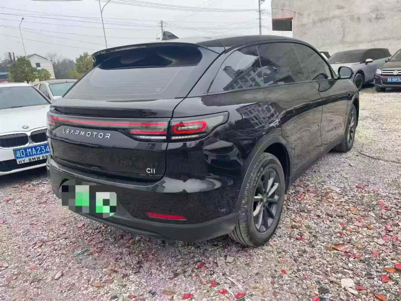 遵义25年零跑汽车C119