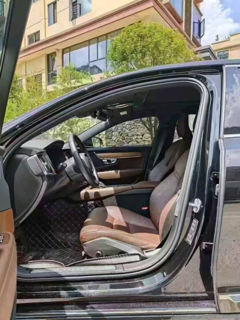 安顺23年沃尔沃S906