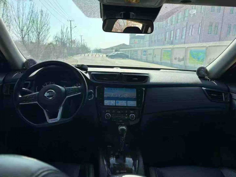 天津21年日产奇骏7