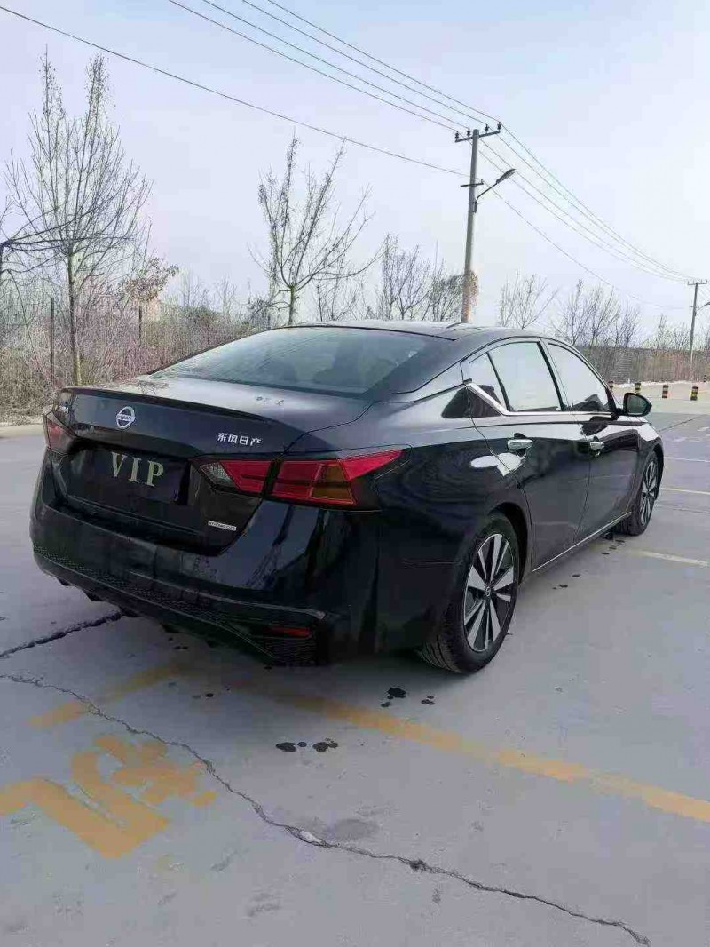 天津21年日产天籁5