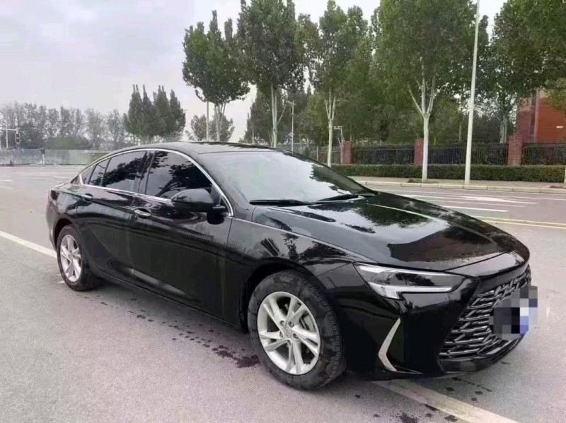 南昌25年别克君威2