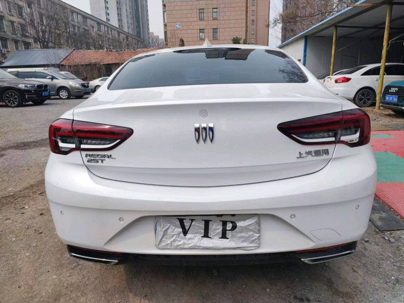 郑州25年别克君威8