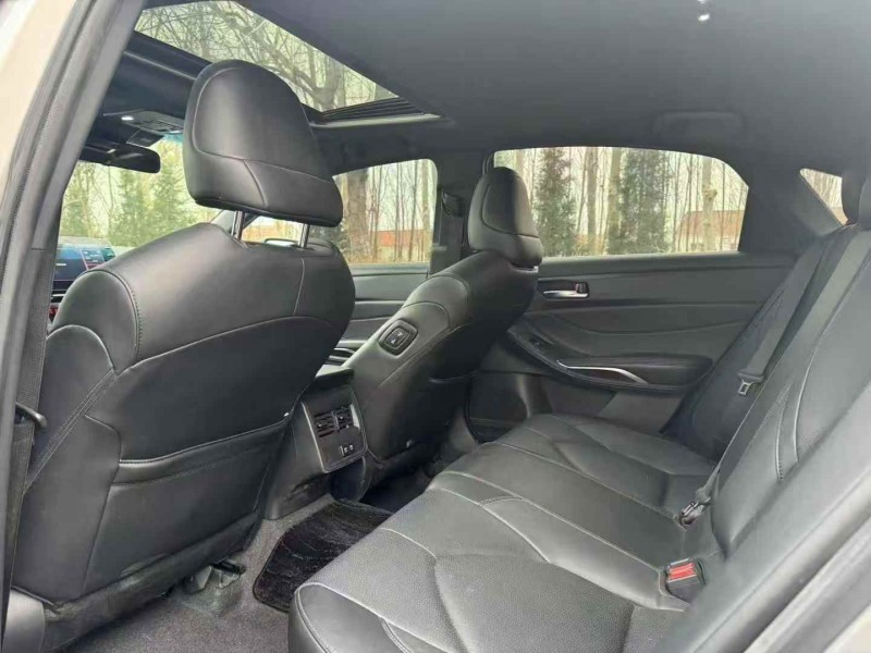 烟台22年丰田亚洲龙5