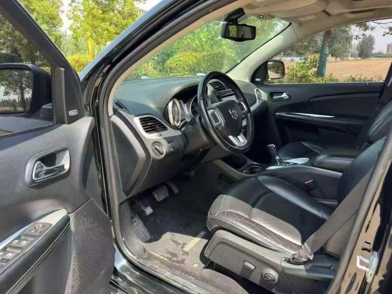 连云港16年道奇酷威4