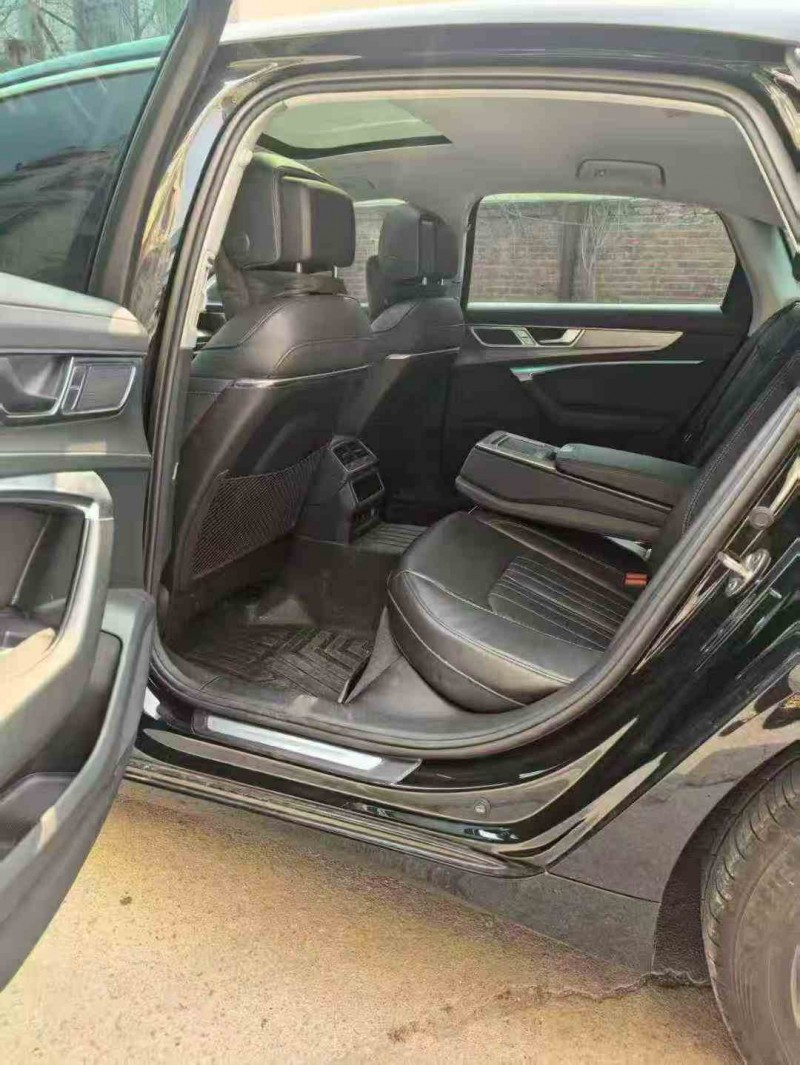 济宁23年奥迪A6L9